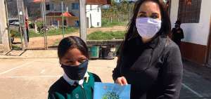 Estudiantes de la Zona 7 reciben gu&iacute;as en lenguas ancestrales