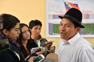 C&uacute;pula ind&iacute;gena sesiona en Ambato