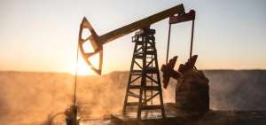Petr&oacute;leo sube de precio por datos sobre baja del desempleo en EE.UU.