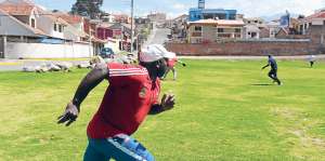 La bandera venezolana acompa&ntilde;a a los jugadores de este pa&iacute;s cada domingo en la ciudadela &Aacute;lvarez. Fotos: Fernando Machado/ El Telegrafo.