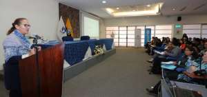 La titular del Ministerio de Inclusi&oacute;n Econ&oacute;mica y Social (MIES), Berenice Cordero, durante su intervenci&oacute;n en el  Seminario Internacional "Pol&iacute;ticas para criar con ternura".