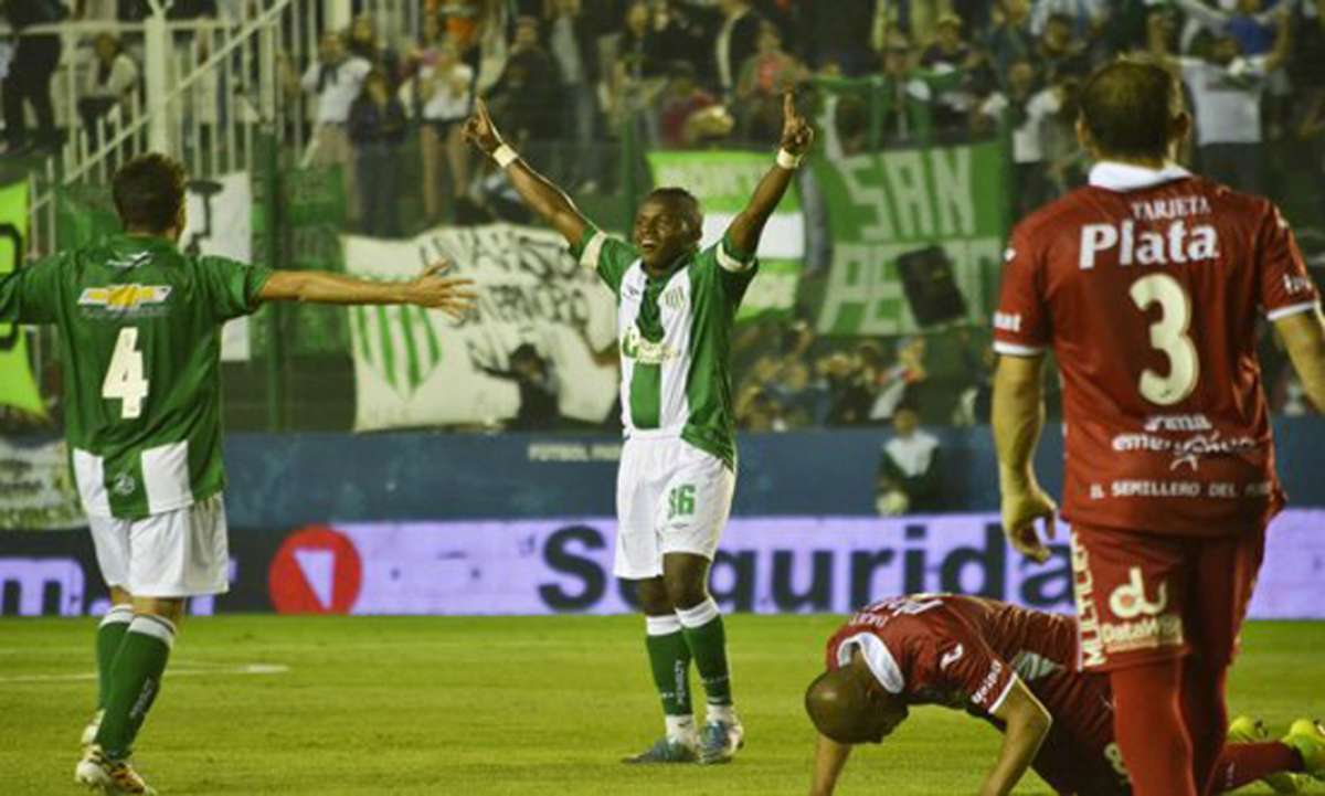 Con gol ecuatoriano, Banfield avanza en liguilla pre-Sudamericana de Argentina