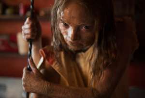 La producci&oacute;n estuvo a cargo de James Wan y Jason Blum.