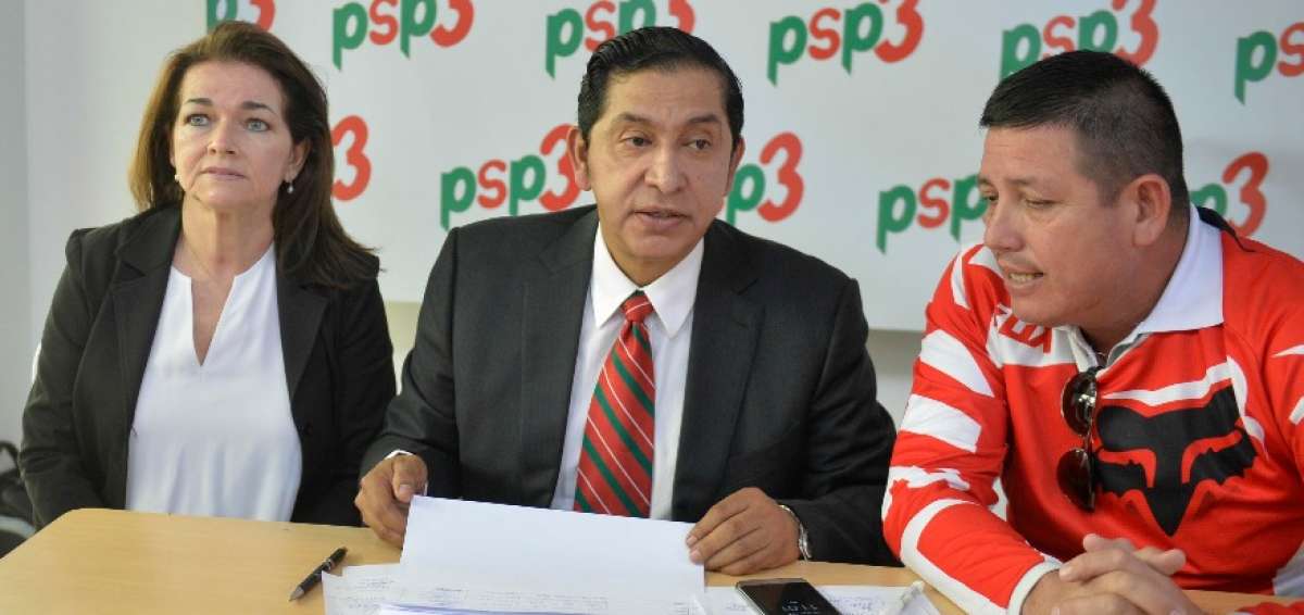 Lucio Guti&eacute;rrez (centro), durante la Convenci&oacute;n de PSP.