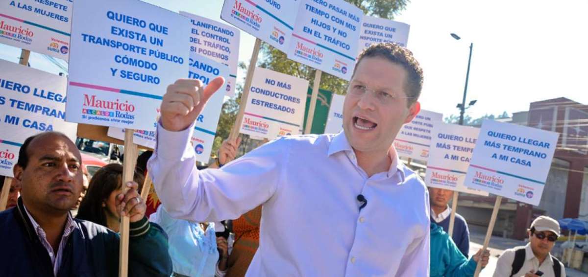 El alcalde de Quito, Mauricio Rodas, aparece durante uno de sus recorridos de campa&ntilde;a, per&iacute;odo en el que inici&oacute; su colaboraci&oacute;n con Jaime Dur&aacute;n Barba.