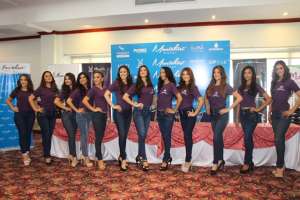 Estas son las candidatas para ser coronadas Reina de Manta. Foto: Vivian Zambrano / El Tel&eacute;grafo