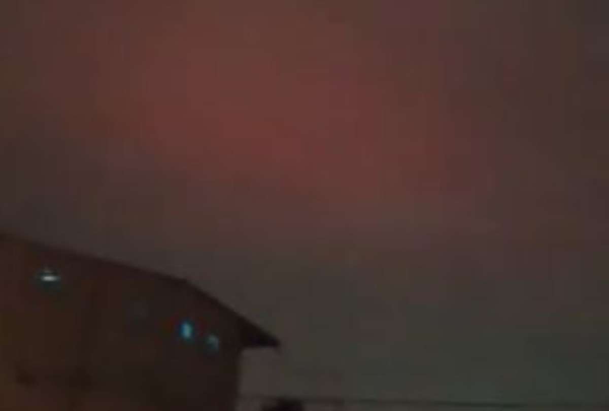 Extrañas luces se divisan en el cielo de Guayaquil