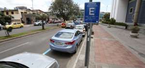 El servicio de estacionamiento tarifado rotativo atiende a diario un promedio de 21 mil usuarios en los espacios establecidos en seis sectores de la ciudad.