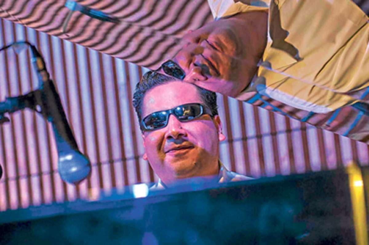 Patricio Quintana es un reconocido pianista no vidente. Particip&oacute; en el Primer Festival Art&iacute;stico Inclusivo. Foto: Fernando Sandoval.