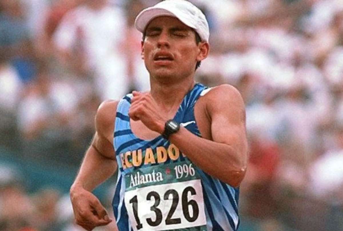 El marchista ganó la primera medalla olímpica de Ecuador en Atlanta 1996.