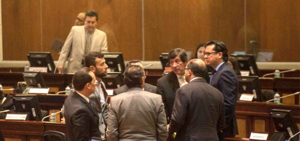 El pleno de la Asamblea Nacional trat&oacute; el veto del Presidente a la Ley de Fomento Productivo y atracci&oacute;n de inversiones, aprobada con varias objeciones.