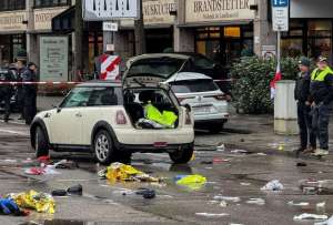 Un joven atropelló a un grupo de manifestantes en Múnich, Alemania. 