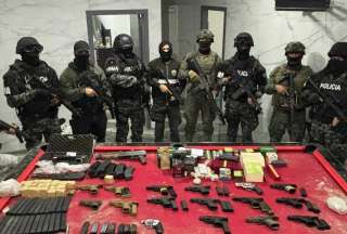 Bloque de Seguridad decomisó arsenal y dinero en casa donde se ocultaba alias “Fito”