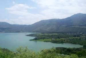 La laguna de Yahuarcocha, en Imbabura, habría sido contaminada con sustancias químicas.