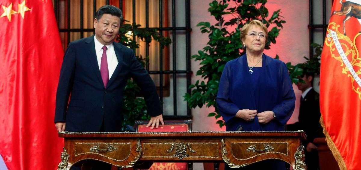 Los presidentes de China y Chile se reunieron en Santiago.