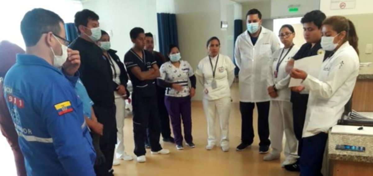 Imagen referencial sobre m&eacute;dicos y enfermeras.