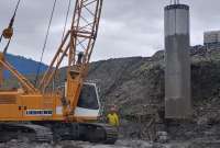 La estructura de protección de la central Coca Codo Sinclair es construida con hormigón y acero.