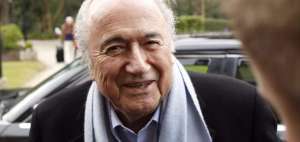 Joseph Blatter sale del hospital tras ser operado con &eacute;xito de c&aacute;ncer de piel