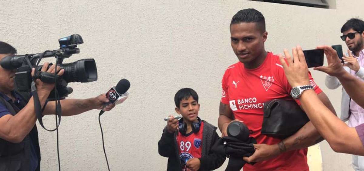 Antonio Valencia sigue su preparaci&oacute;n con Liga de Quito