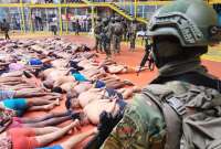 Policías y militares intervienen en la Penitenciaría de Guayaquil.