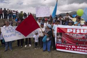 Moradores de Pisul&iacute; acudieron a manifestar las necesidades del sector. Foto: Daniel Molineros / EL TEL&Eacute;GRAFO