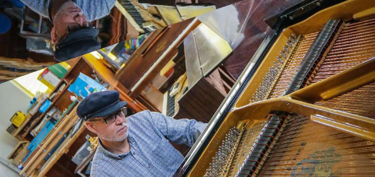 La familia Verdugo construye pianos desde hace varias generaciones. Sus instrumentos son reconocidos no solo en el pa&iacute;s, sino tambi&eacute;n en el exterior.