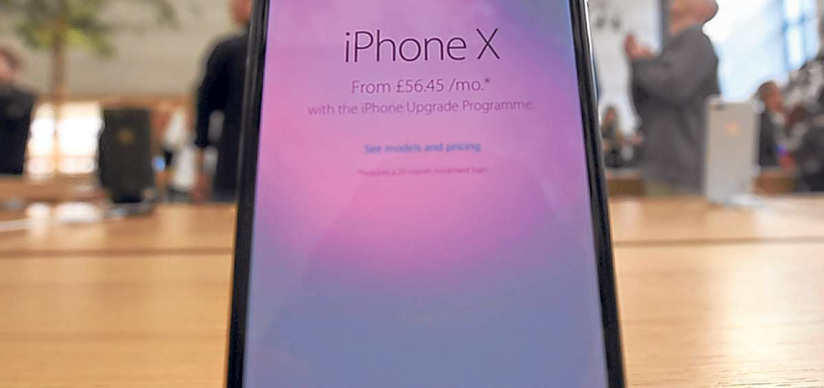 Largas filas en todo el mundo para comprar el &uacute;ltimo modelo del iPhone