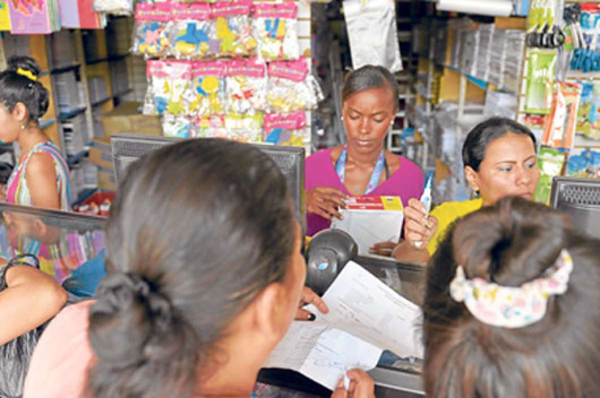 A casi 1 mes del inicio del a&ntilde;o escolar en la Costa, la demanda en las librer&iacute;as va en aumento. Foto: William Orellana / El Tel&eacute;grafo