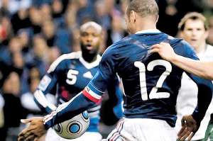 FIFA pag&oacute; a Irlanda por la mano que la dej&oacute; fuera del Mundial (Video) 
