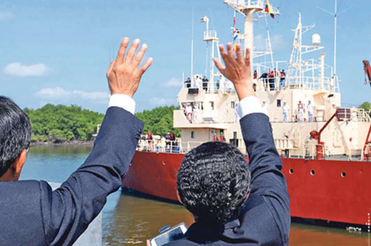El martes 13 de mayo, personal de la Marina, cient&iacute;ficos y un grupo de estudiantes zarparon a bordo del buque Ori&oacute;n, que permanecer&aacute; 25 d&iacute;as en alta mar para el estudio del fondo marino. Foto: Karly Torres | El  Tel&eacute;grafo