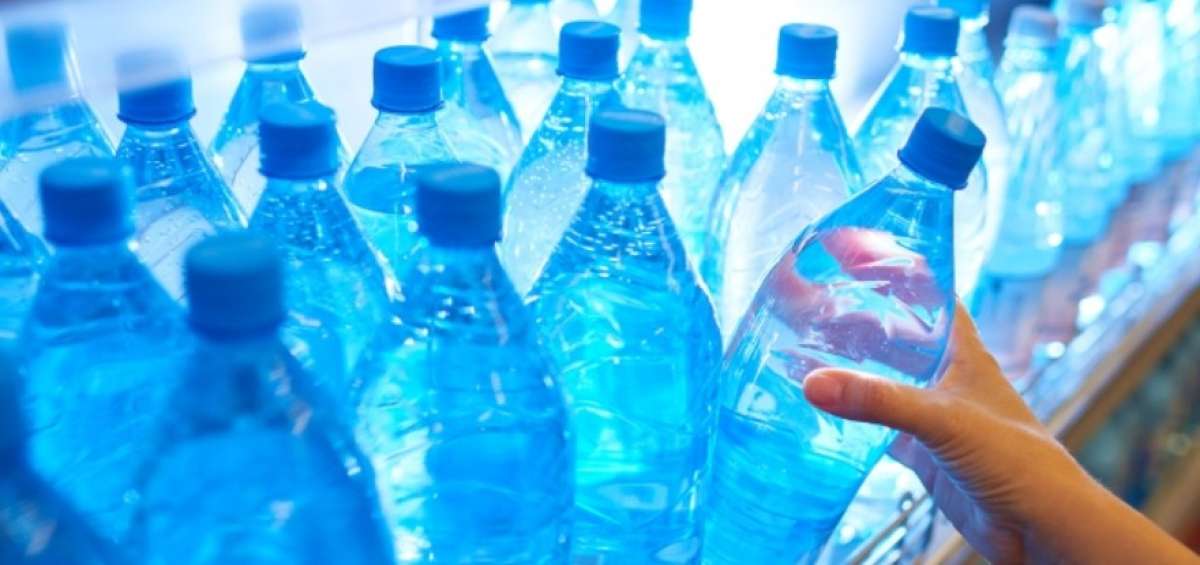 Los micropl&aacute;sticos han sido encontrados en el agua, la comida y el aire.