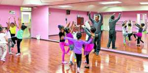Las clases de danza de la Prefectura ser&aacute;n en el Centro de Desarrollo Art&iacute;stico de Tungurahua. Foto: Roberto Ch&aacute;vez / El Tel&eacute;grafo