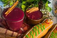 La colada morada está en el top 10 de las mejores bebidas no alcohólicas.