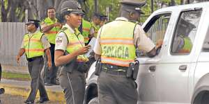 En 2014 se separaron de las filas policiales 322 uniformados. Algunos reclaman la restituci&oacute;n. Foto: Archivo / El Tel&eacute;grafo