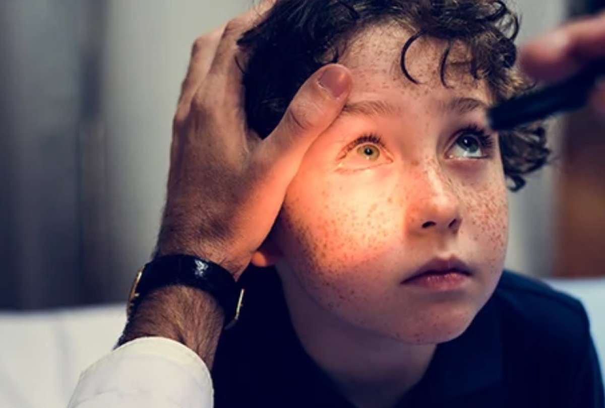 La espuma en los ojos puede causar conjuntivitis qu&iacute;mica hasta abrasiones corneales.