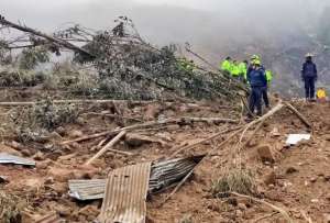 El deslizamiento de tierra en Alausí se reportó cerca de las 22:00 del domingo, 26 de marzo de 2023.