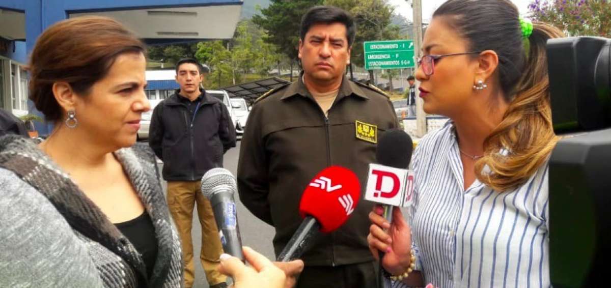 Ministra del Interior visit&oacute; a heridos por ataque en Sucumb&iacute;os