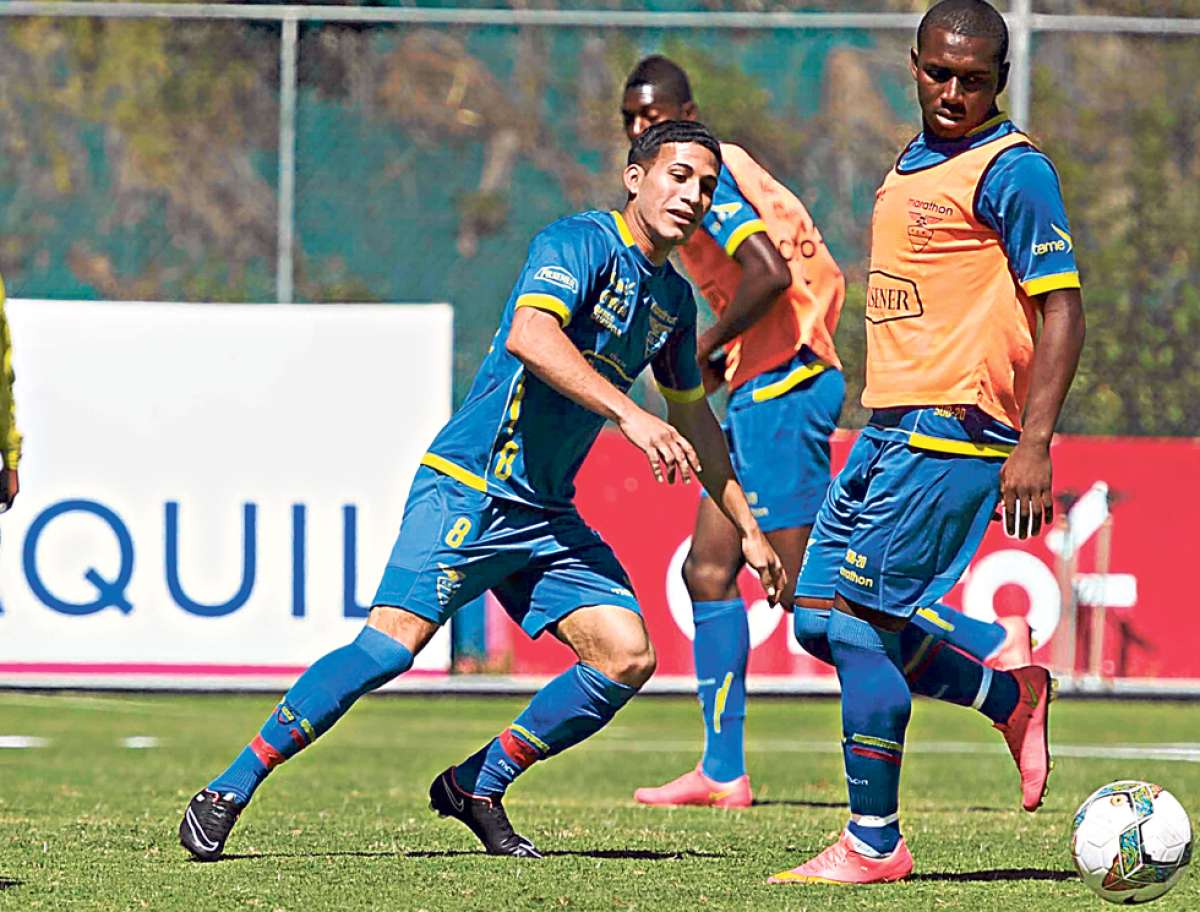 Robert Burbano se gan&oacute; la titularidad en la selecci&oacute;n nacional sub-20, gracias a sus buenas actuaciones en Emelec. Foto: John Guevara