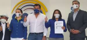 El binomio presidencial de Alianza PAIS inscribi&oacute; la candidatura en el seno del organismo electoral.