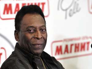 Pel&eacute; describe como una "verg&uuml;enza" la crisis en la FIFA