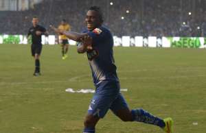 Miller Bola&ntilde;os renov&oacute; con Emelec hasta 2019