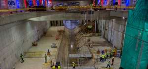 La construcci&oacute;n del t&uacute;nel por el que circular&aacute;n los trenes alcanza un longitud cercana a los 15 kil&oacute;metros.