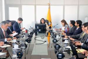 Representantes de tres organismos internacionales se encuentran para gestionar apoyo técnico y financiero a Ecuador. 