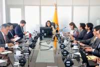 Representantes de tres organismos internacionales se encuentran para gestionar apoyo técnico y financiero a Ecuador. 