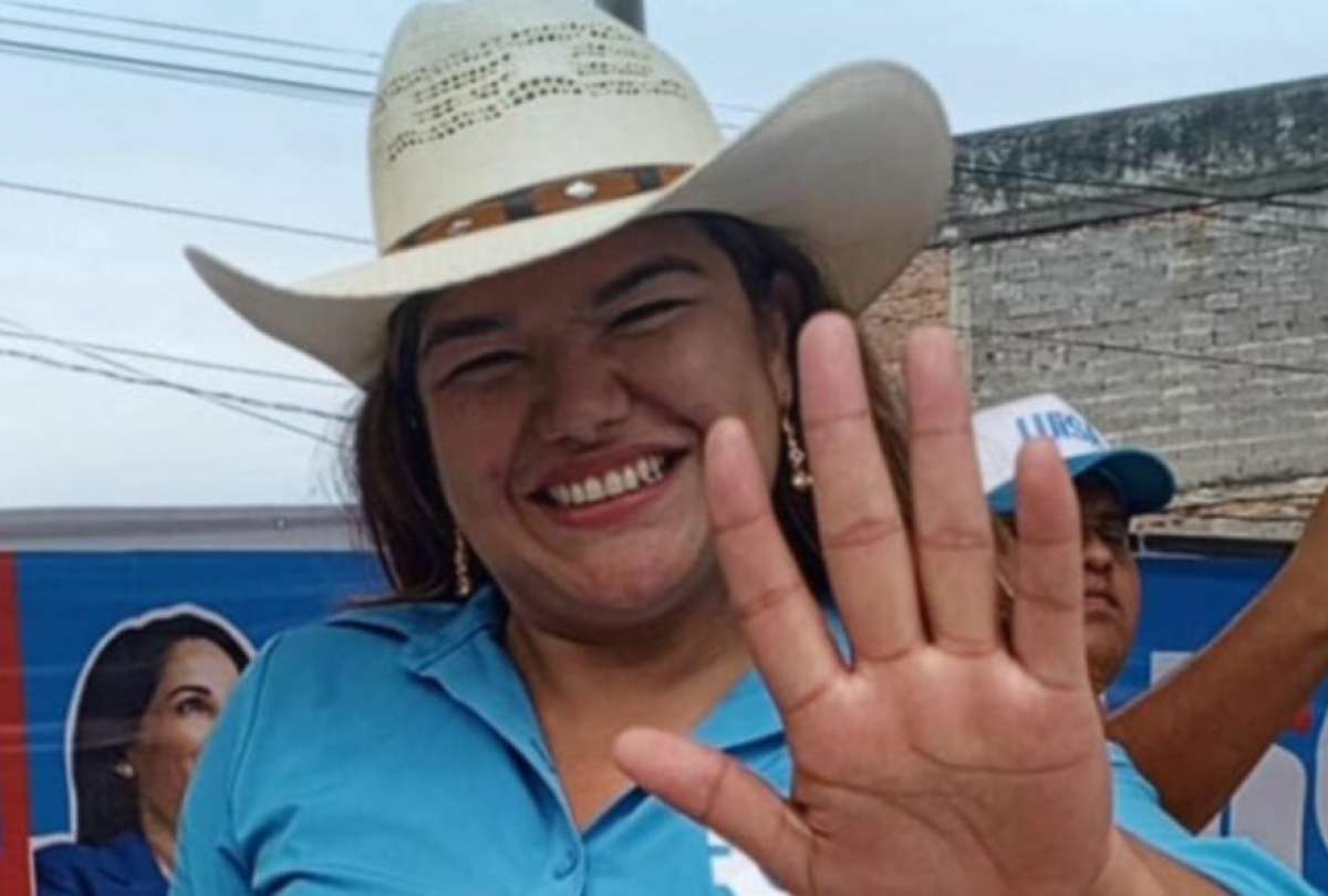 Annie Muñoz sería quien ocupe la curul de Santiago D. mientras enfrenta un proceso judicial.