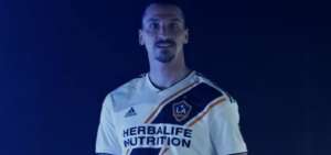 Ibrahimovic fue presentado por el LA Galaxy