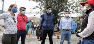 Autoridades supervisaron la entrega de kits de alimentaci&oacute;n escolar