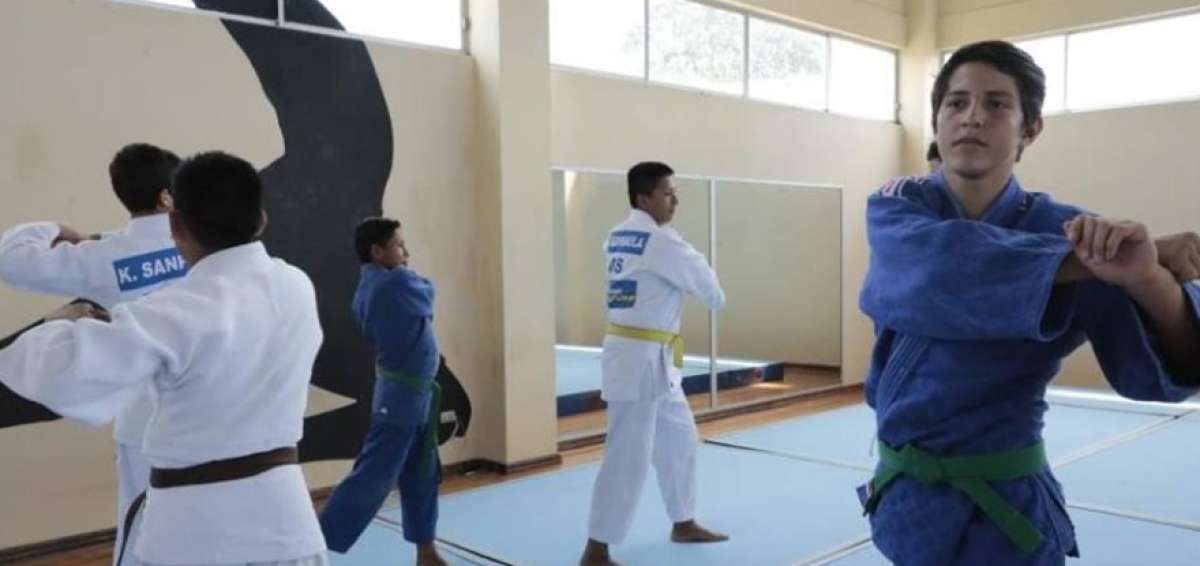 Dos complejos deportivos entreg&oacute; el Ejecutivo, en comodato por 50 a&ntilde;os, al Gobierno Aut&oacute;nomo Descentralizado del cant&oacute;n Morona.