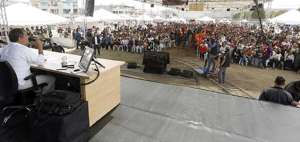 El enlace ciudadano se realiz&oacute; en la cancha de la Liga Independiente Gir&oacute;n del sector de Chillogallo, en Quito. Foto: Presidencia
