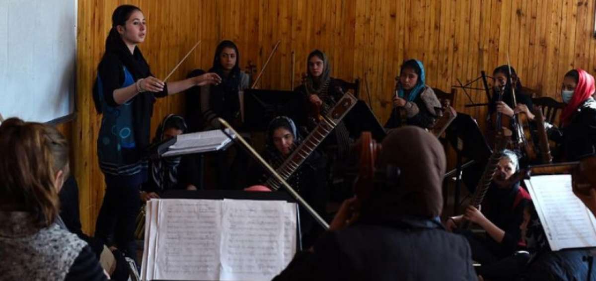La primera orquesta 100% femenina de Afganist&aacute;n tocar&aacute; en Davos